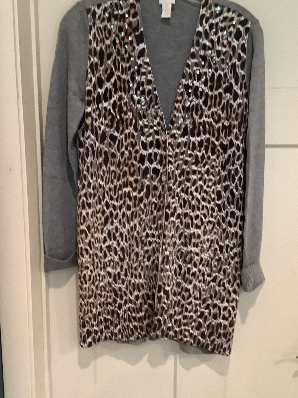 Chico's Gray Knit Top with Logo Tag